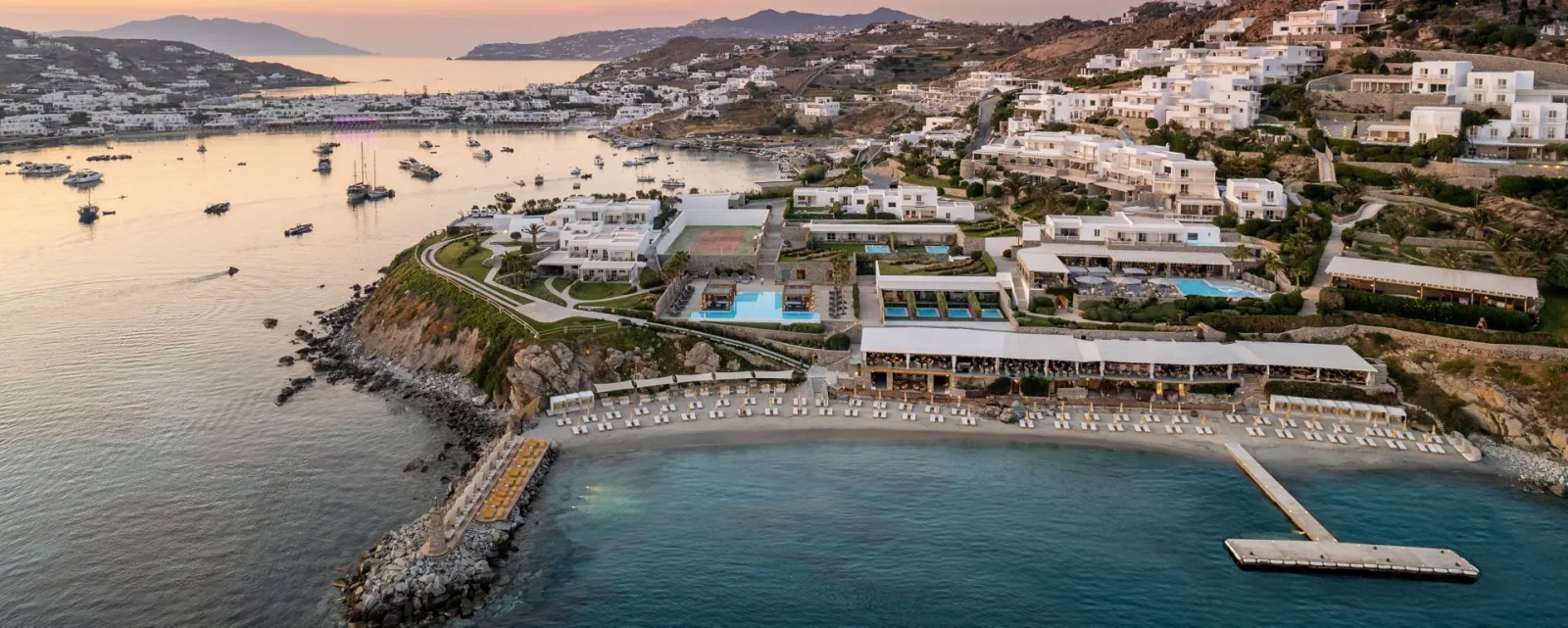 מלון Santa Marina, a Luxury Collection Resort על מפרץ Ornos במיקונוס עם החוף הפרטי והבריכות