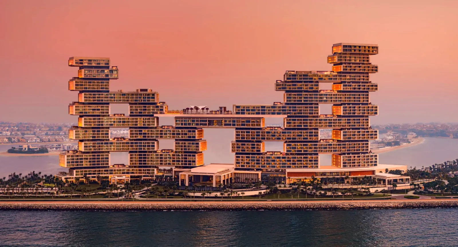 FIVE LUXE